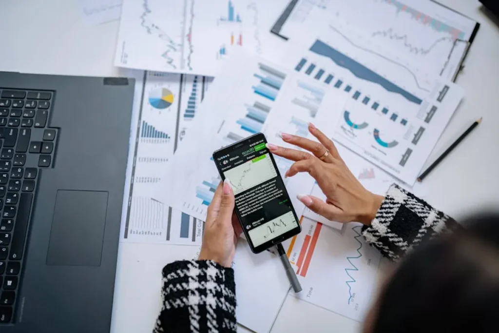 How to Use Image Search Techniques to Improve Research